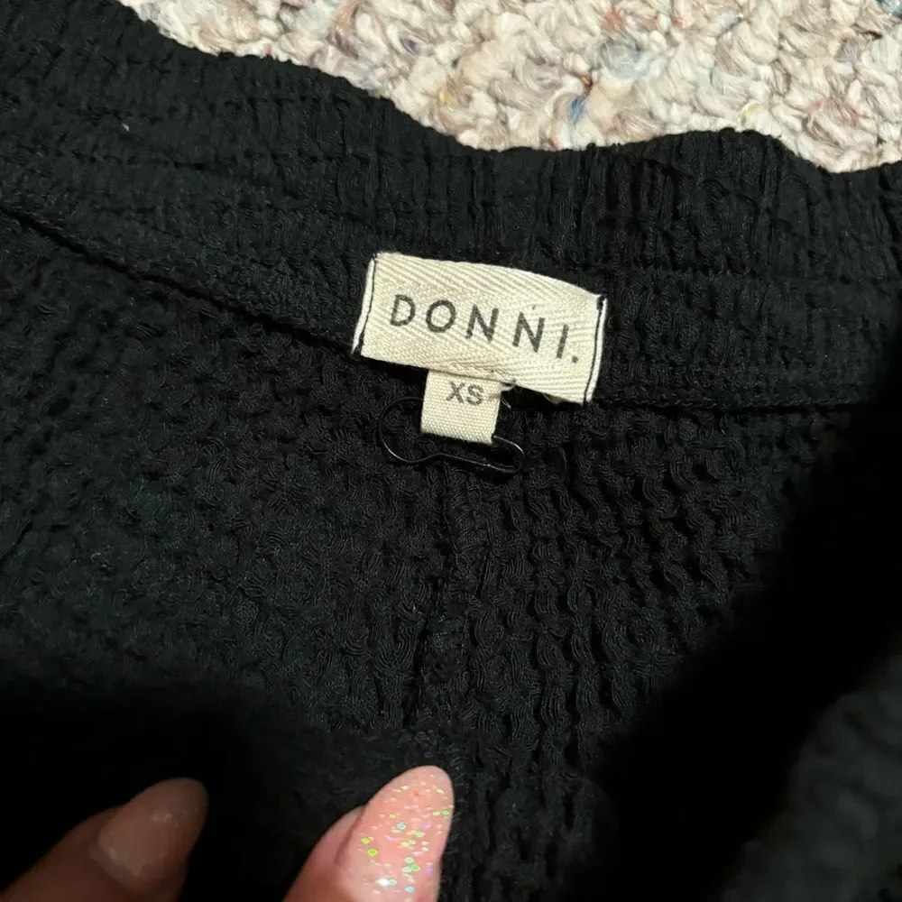 NWOT DONNI. Waffle Henley Short Button- Size XS - Picture 3 of 12